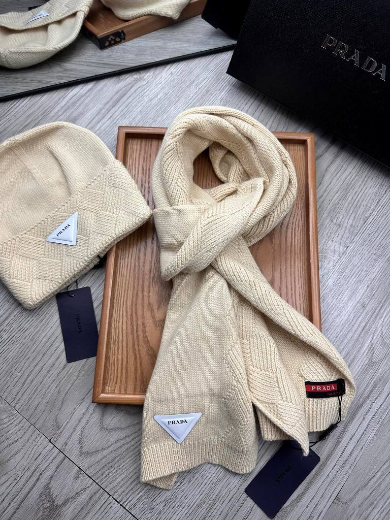 Prada Beanies&Scarf-006