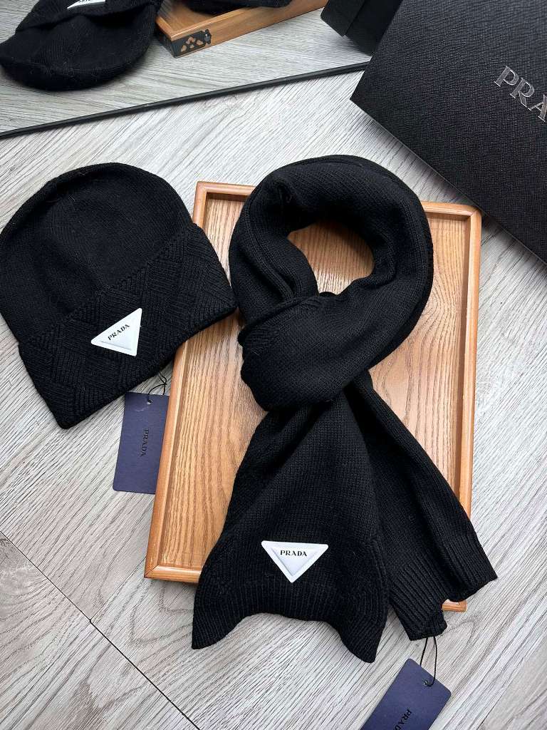 Prada Beanies&Scarf-003