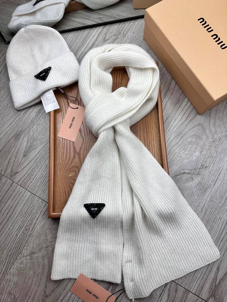 MiuMiu Beanies&Scarf-001