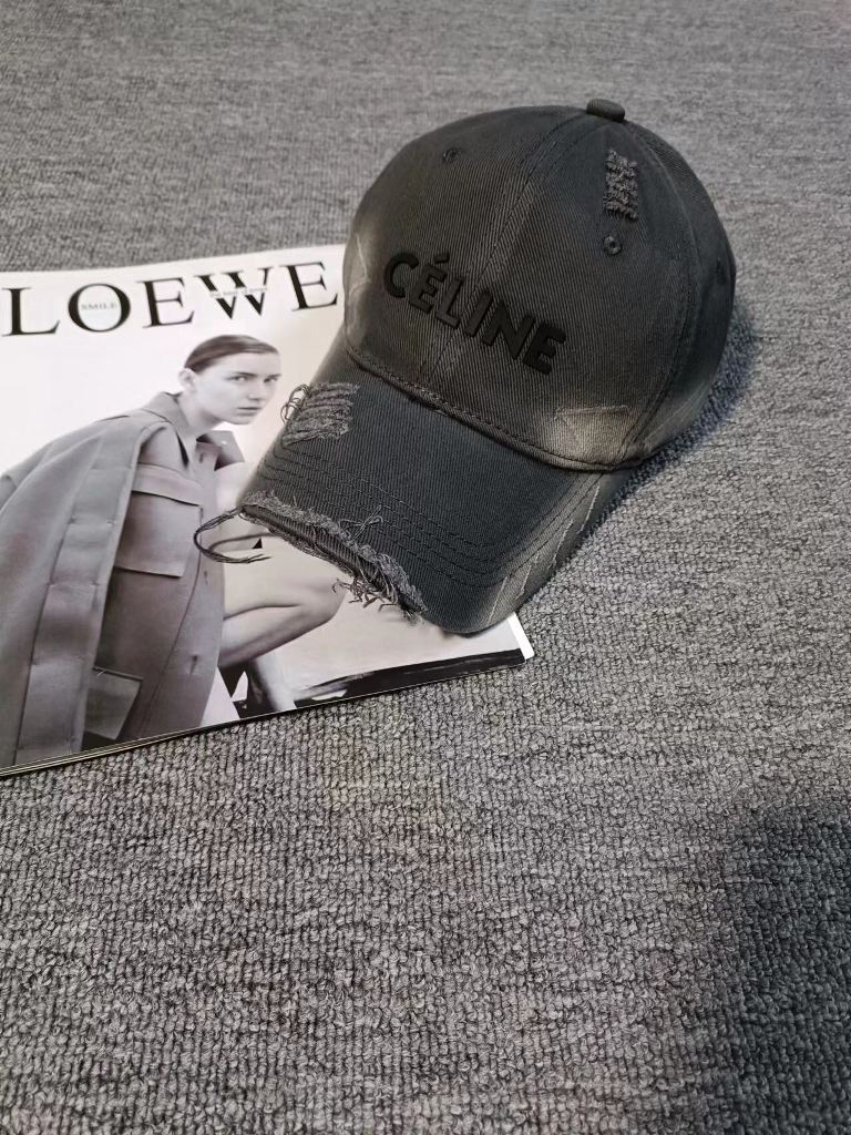 Celine Cap-076