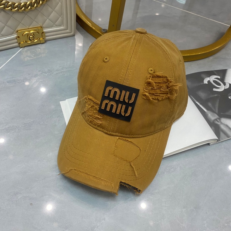 MiuMiu Cap-003