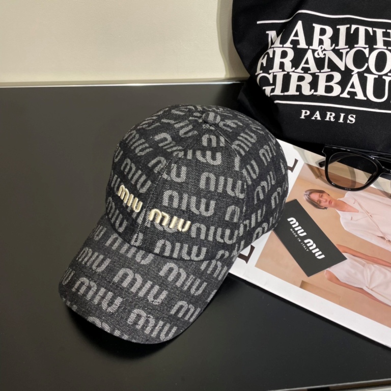 MiuMiu Cap-001