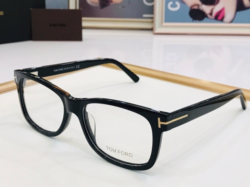 Tom Ford Plain Glass Spectacles(High Quality)-337