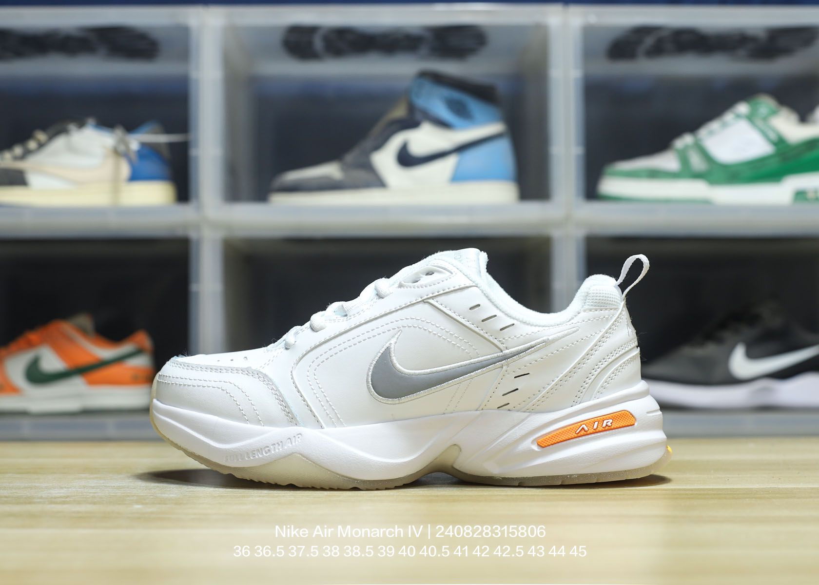 Nike Air Monarch IV-004