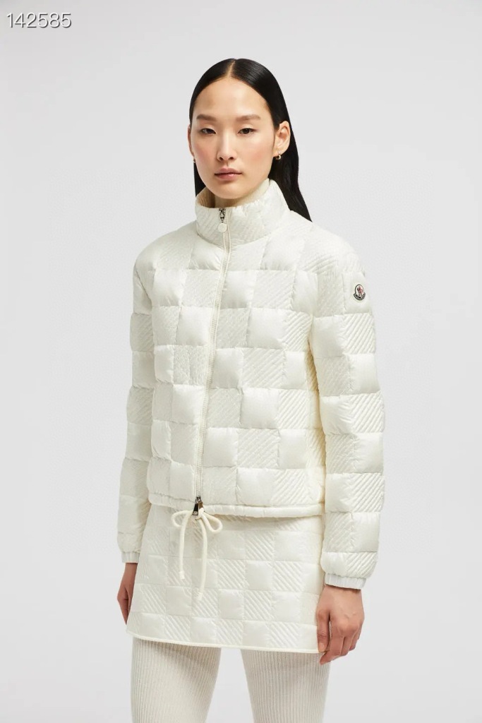 Moncler Down Jacket(w)-009