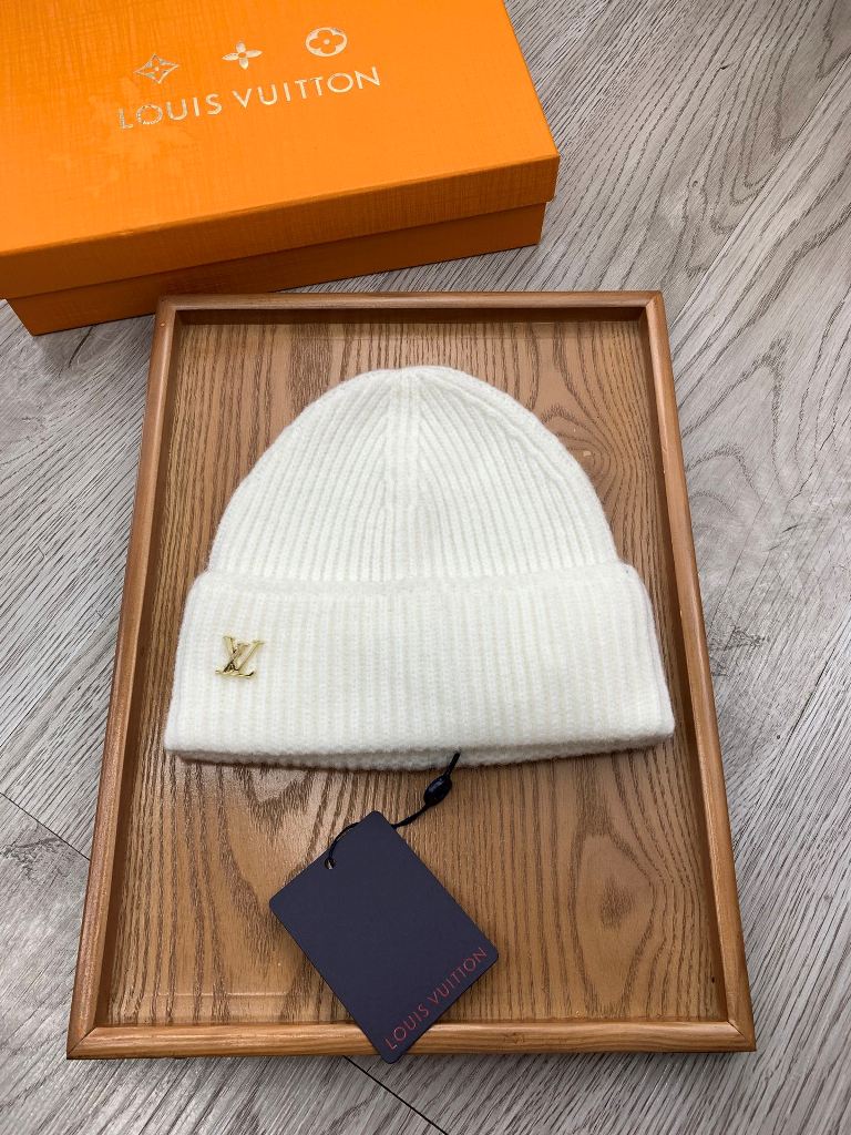 LV Beanies-053