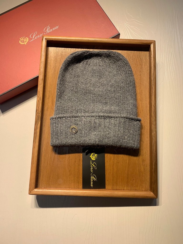 Loro Piana Beanies-010