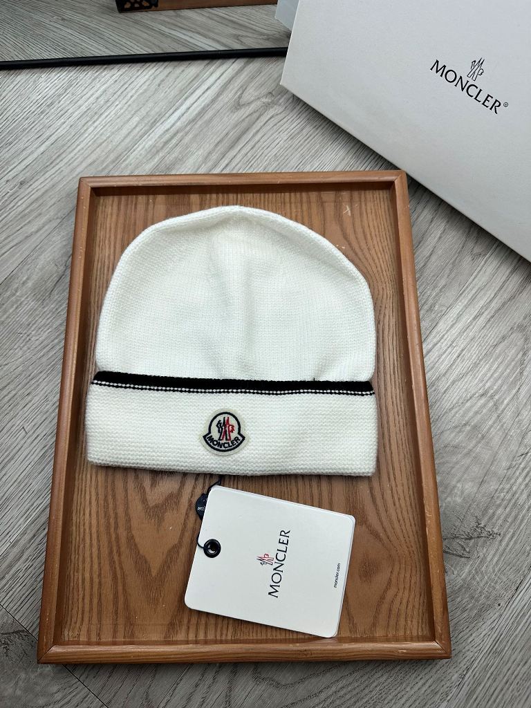 Moncler Beanies-178