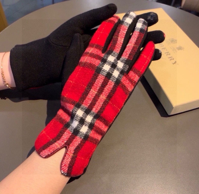 Burberry Gloves(AAA)-041