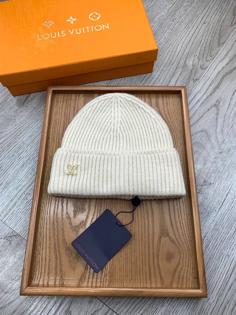 LV Beanies-050