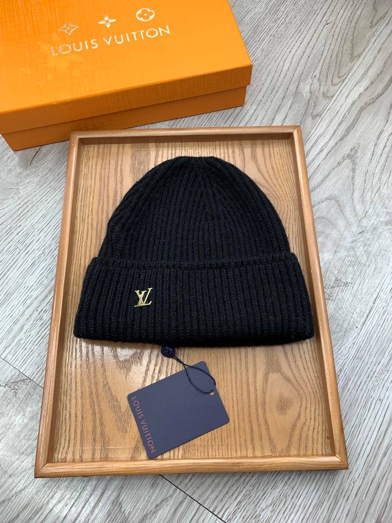 LV Beanies-049