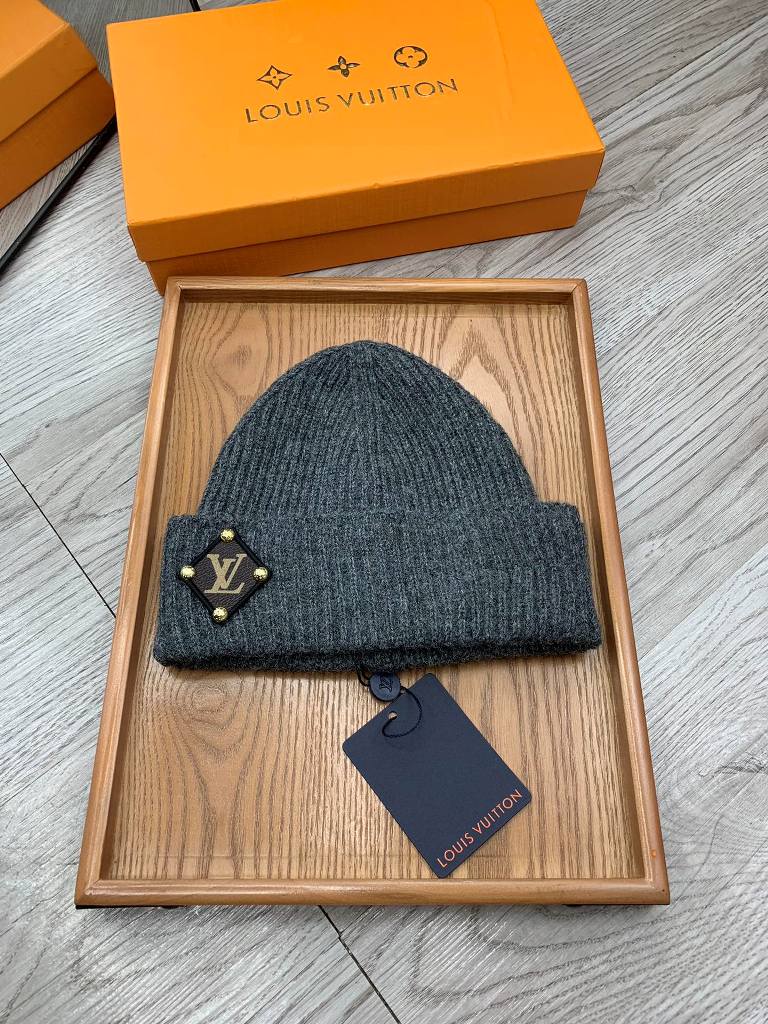 LV Beanies-048