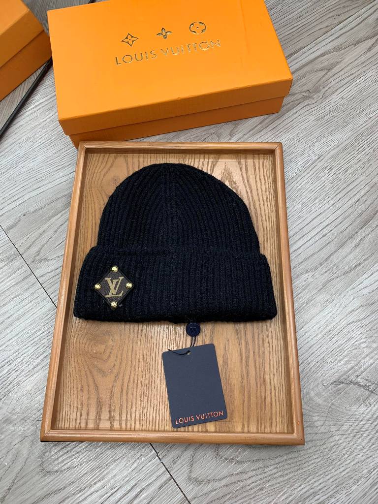 LV Beanies-047