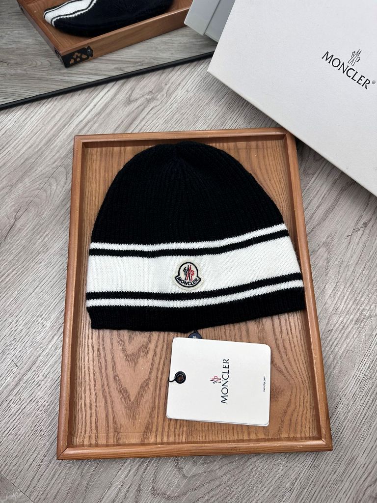 Moncler Beanies-172