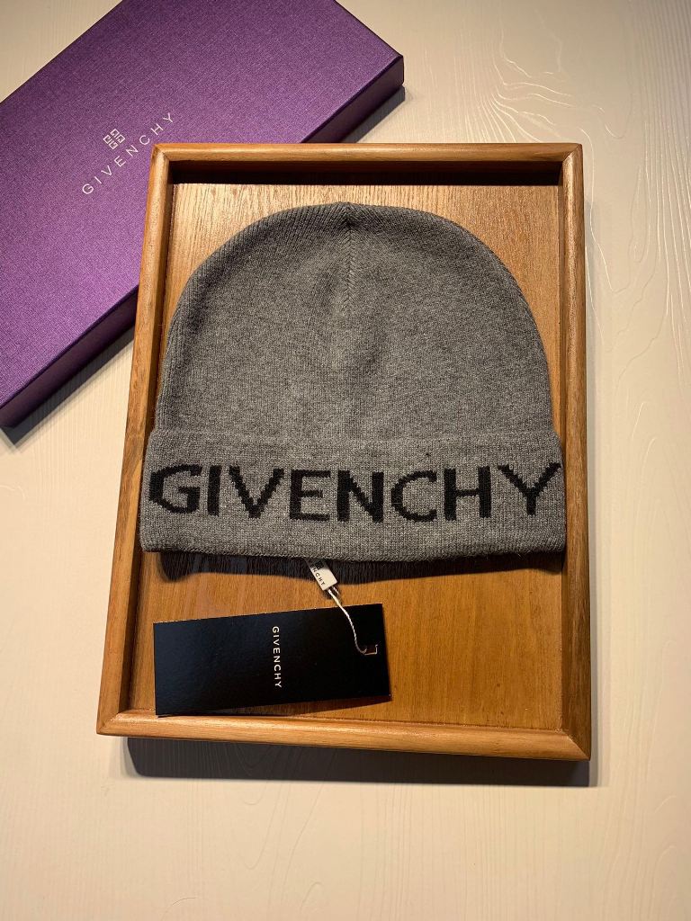 Givenchy Beanies-004