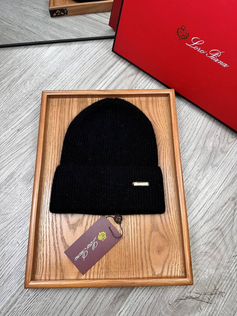 Loro Piana Beanies-002