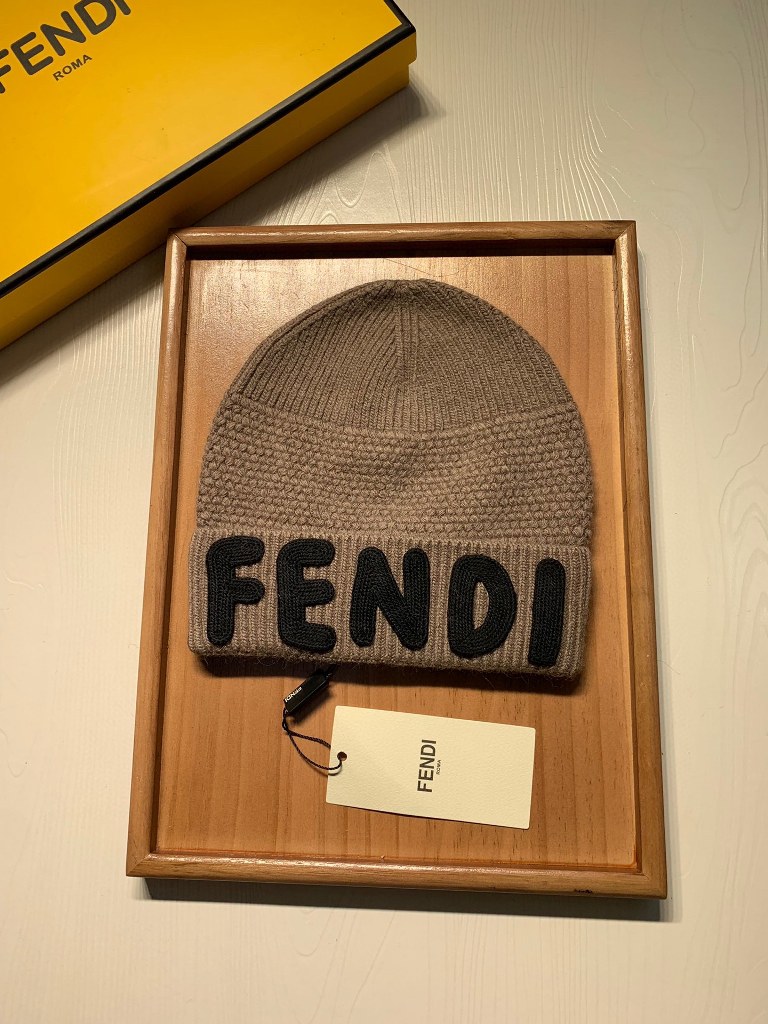 Fendi Beanies-003