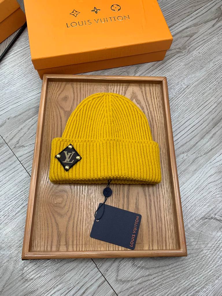 LV Beanies-042