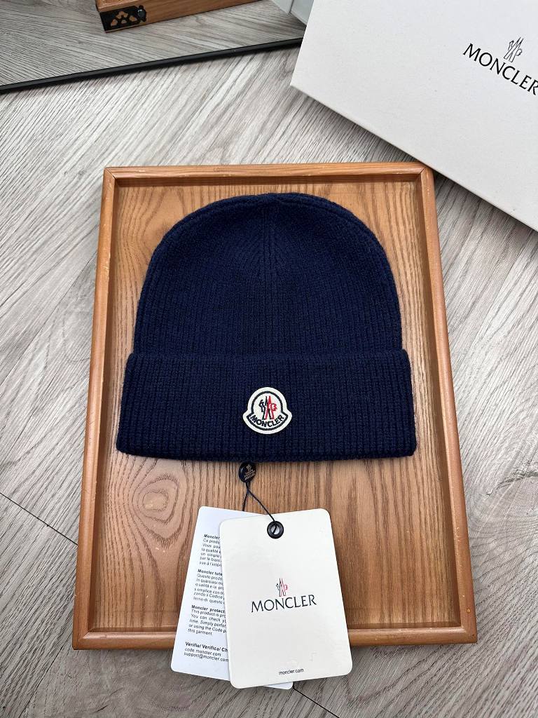 Moncler Beanies-167