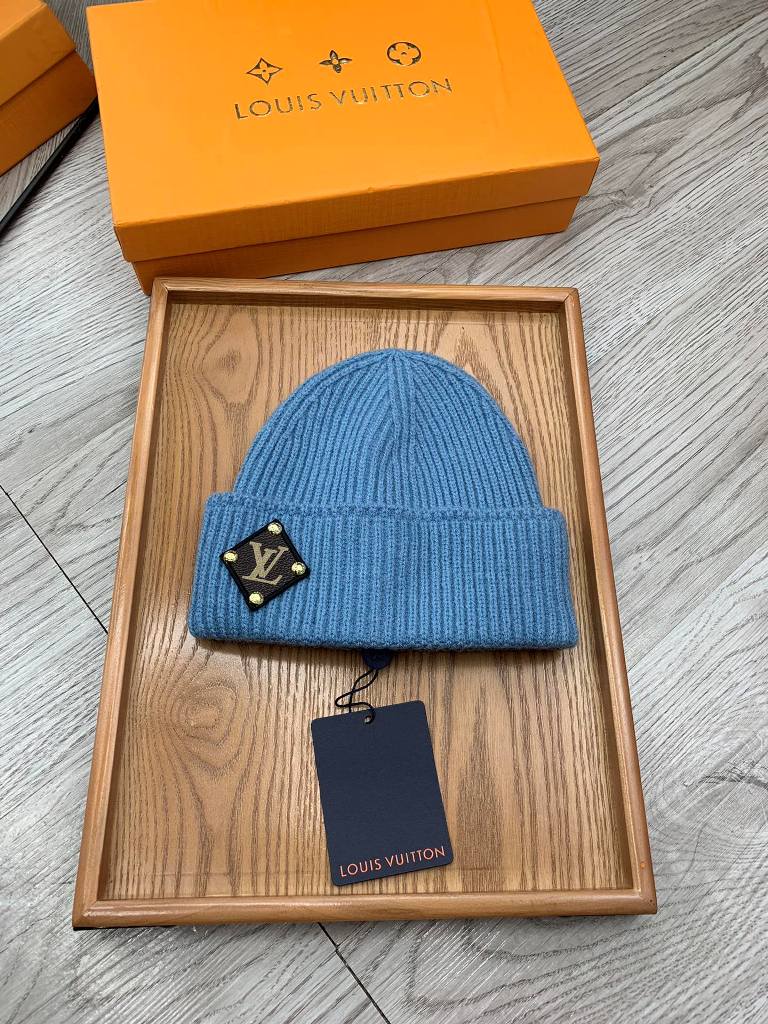 LV Beanies-040