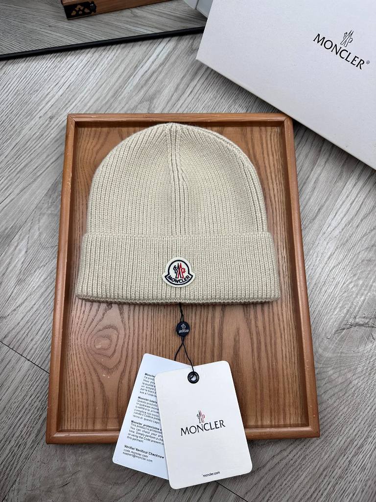 Moncler Beanies-166