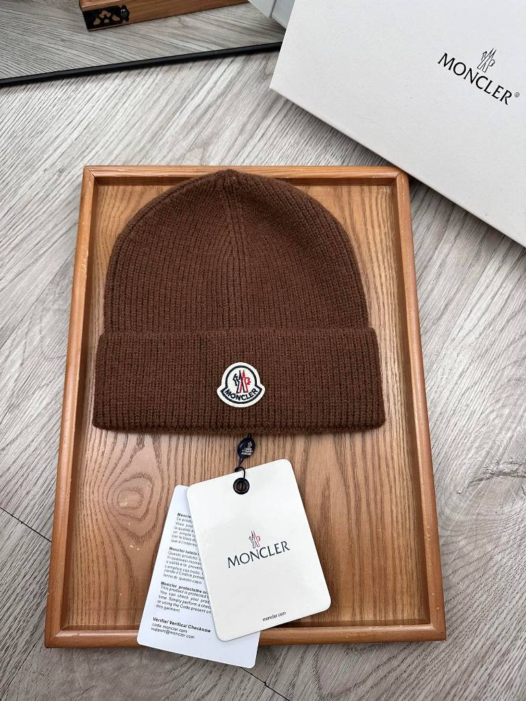 Moncler Beanies-165