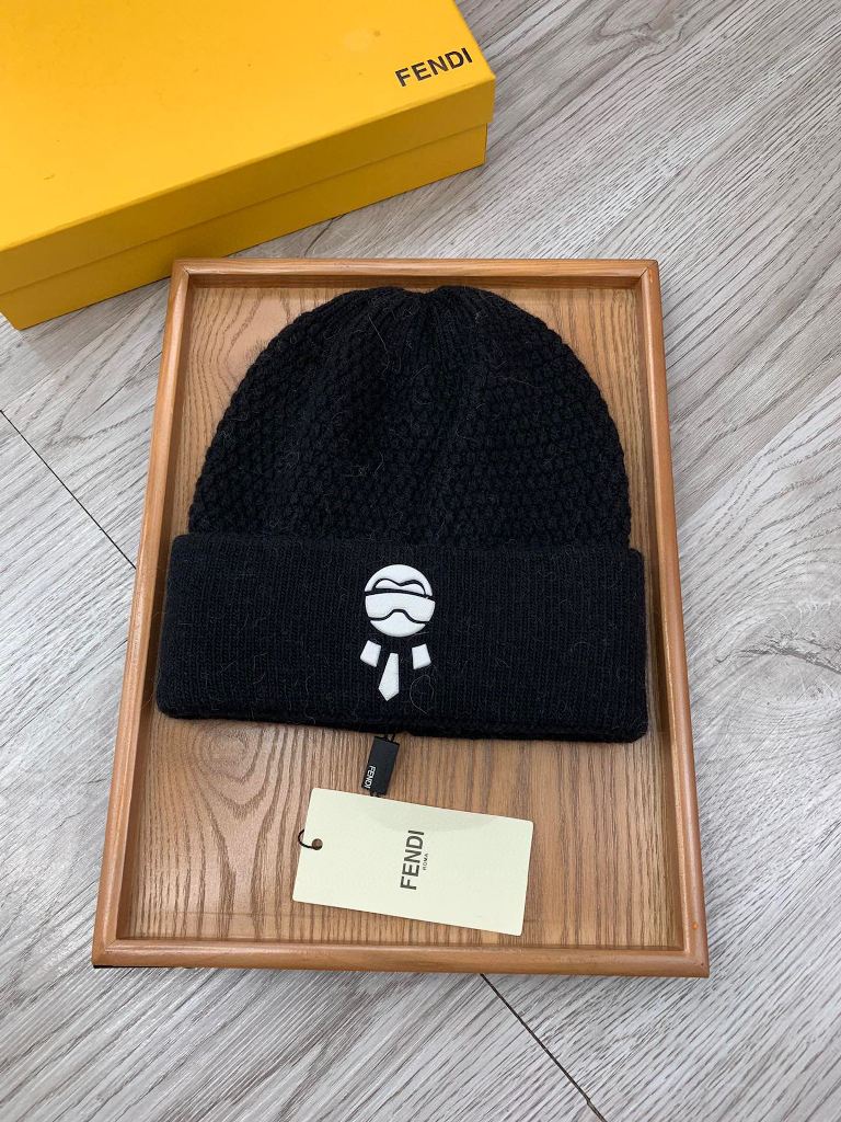 Fendi Beanies-001