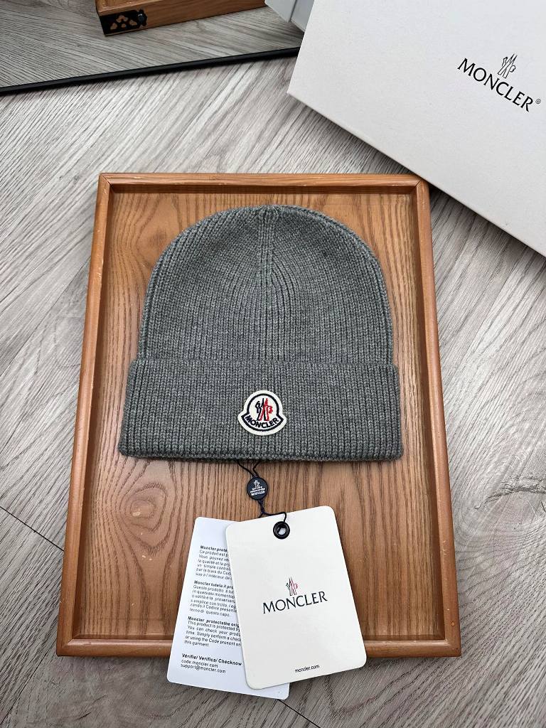 Moncler Beanies-163