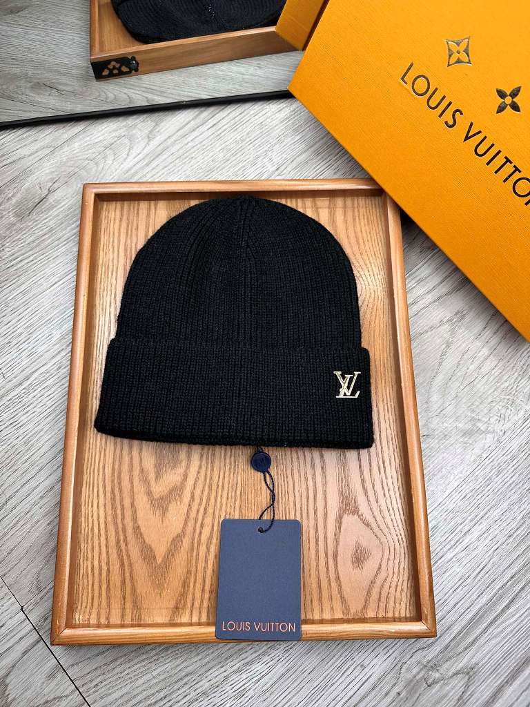 LV Beanies-037