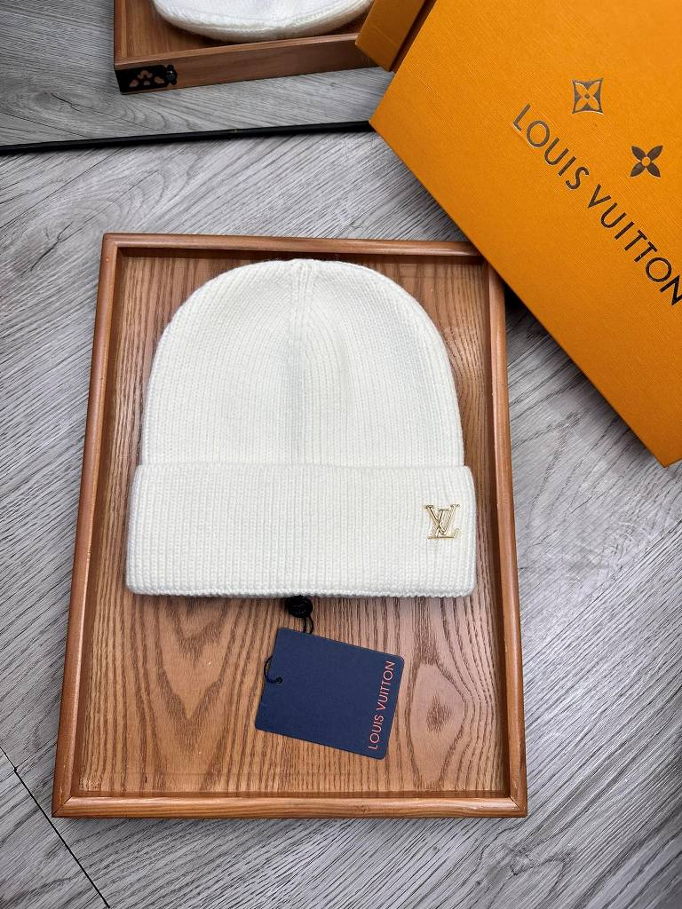 LV Beanies-029