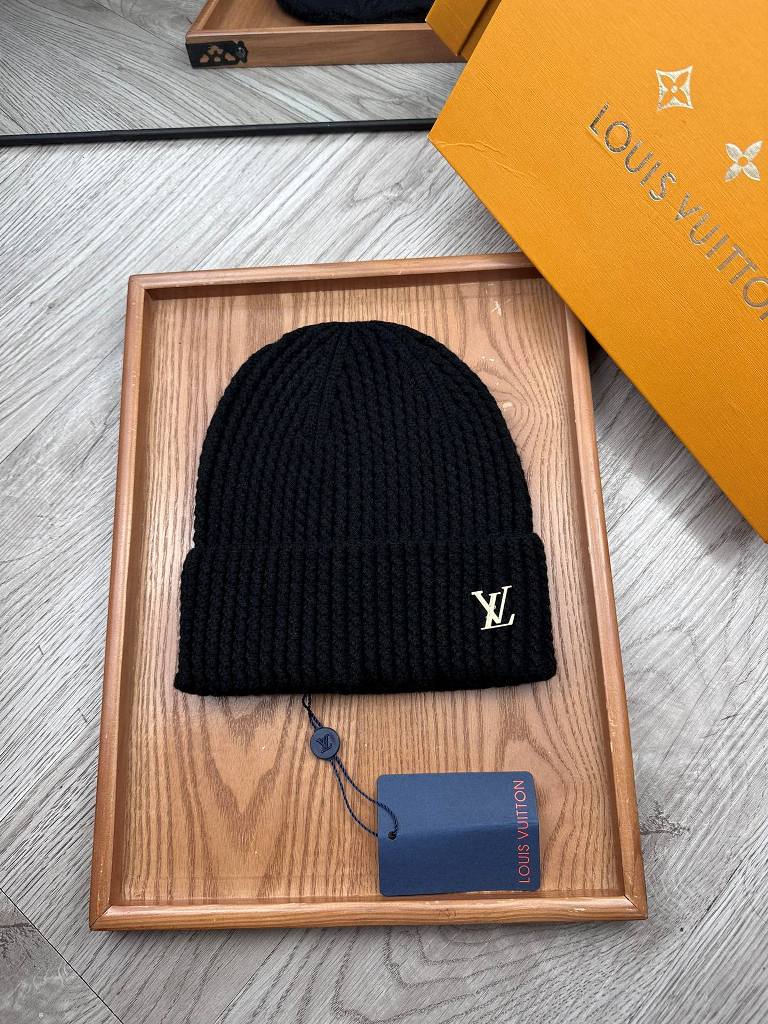 LV Beanies-019