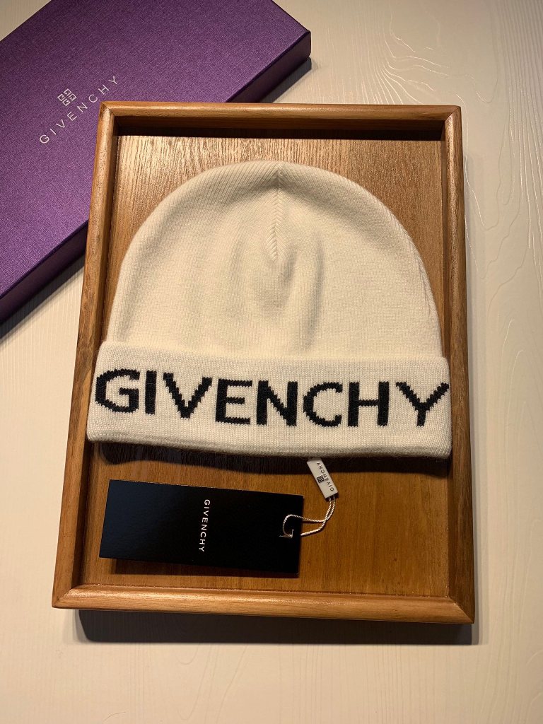 Givenchy Beanies-001