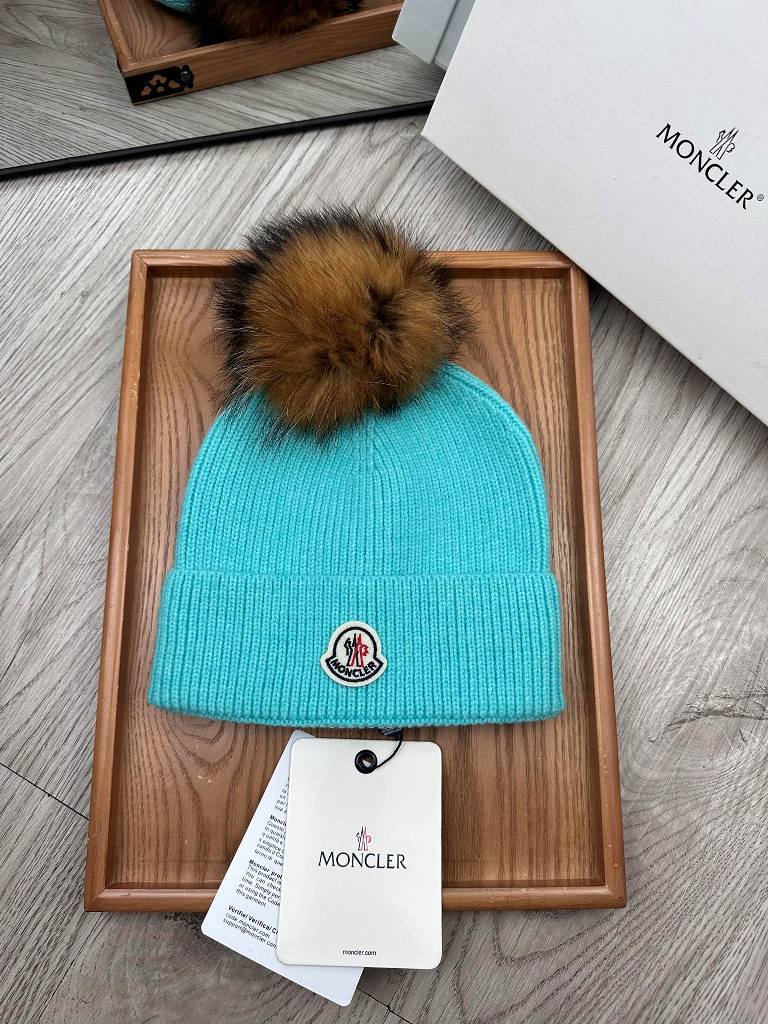 Moncler Beanies-149