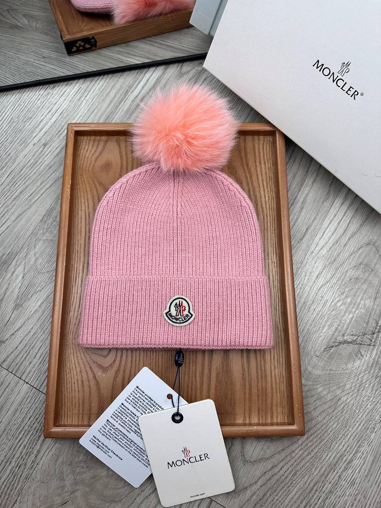 Moncler Beanies-145
