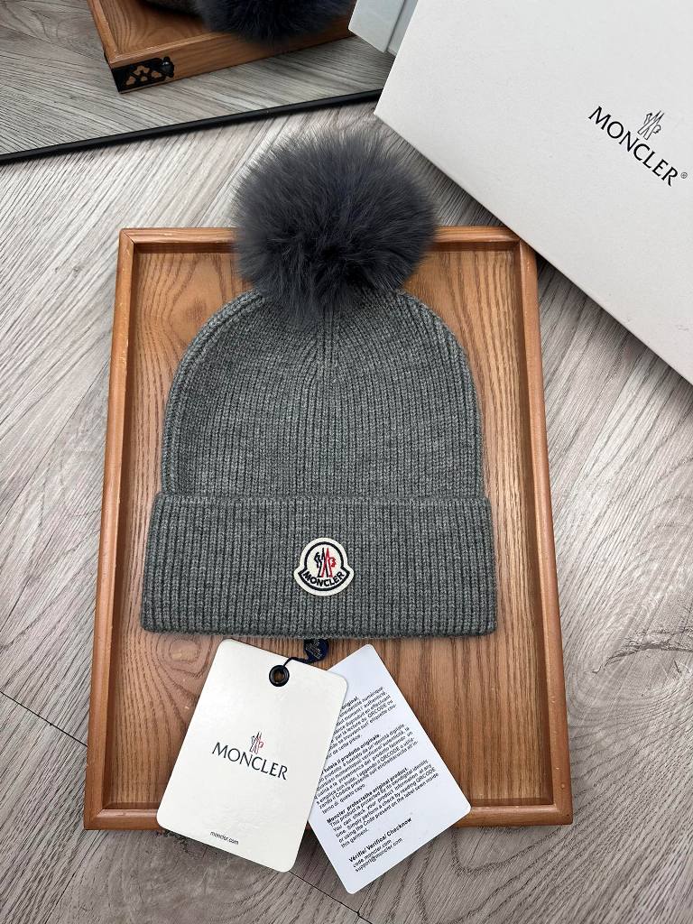 Moncler Beanies-139