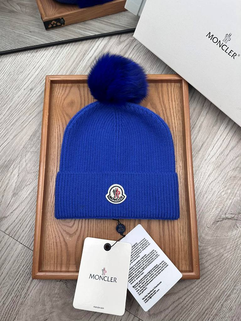 Moncler Beanies-138