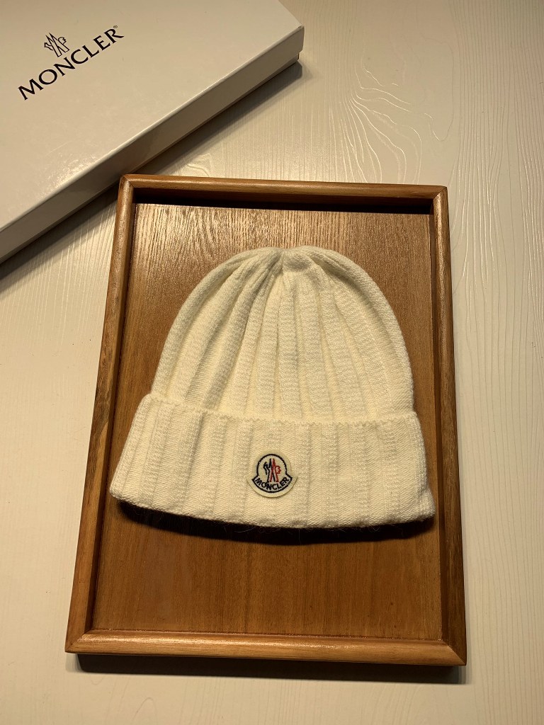 Moncler Beanies-136