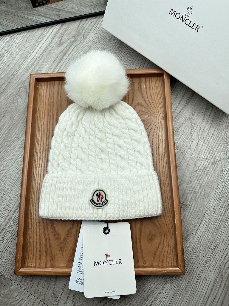 Moncler Beanies-133