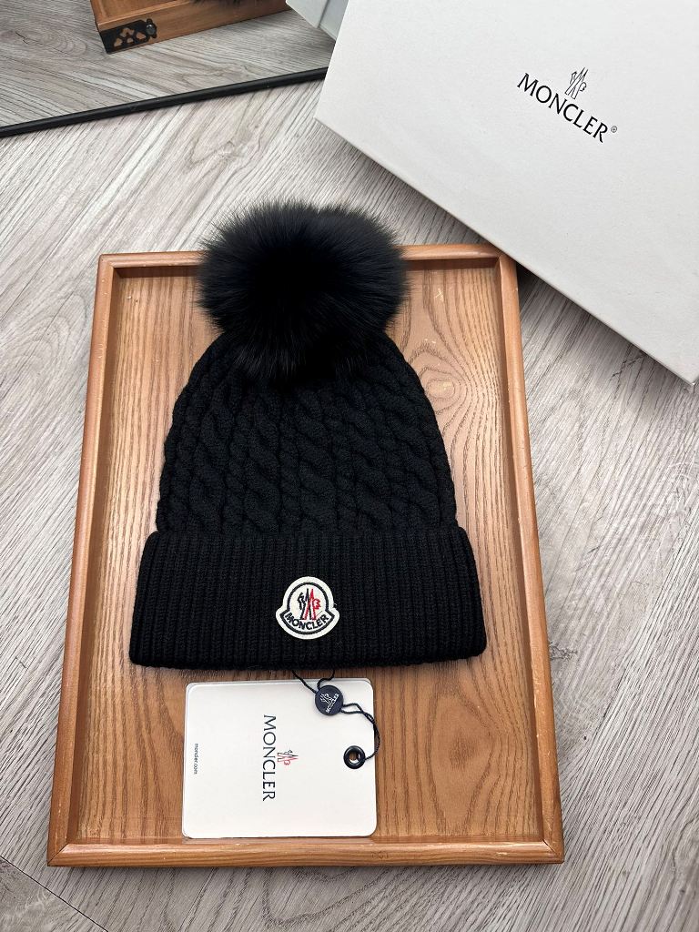 Moncler Beanies-131