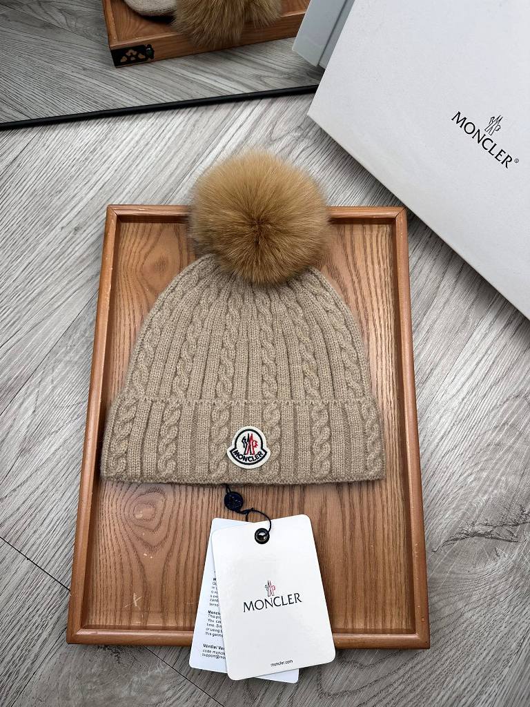 Moncler Beanies-127