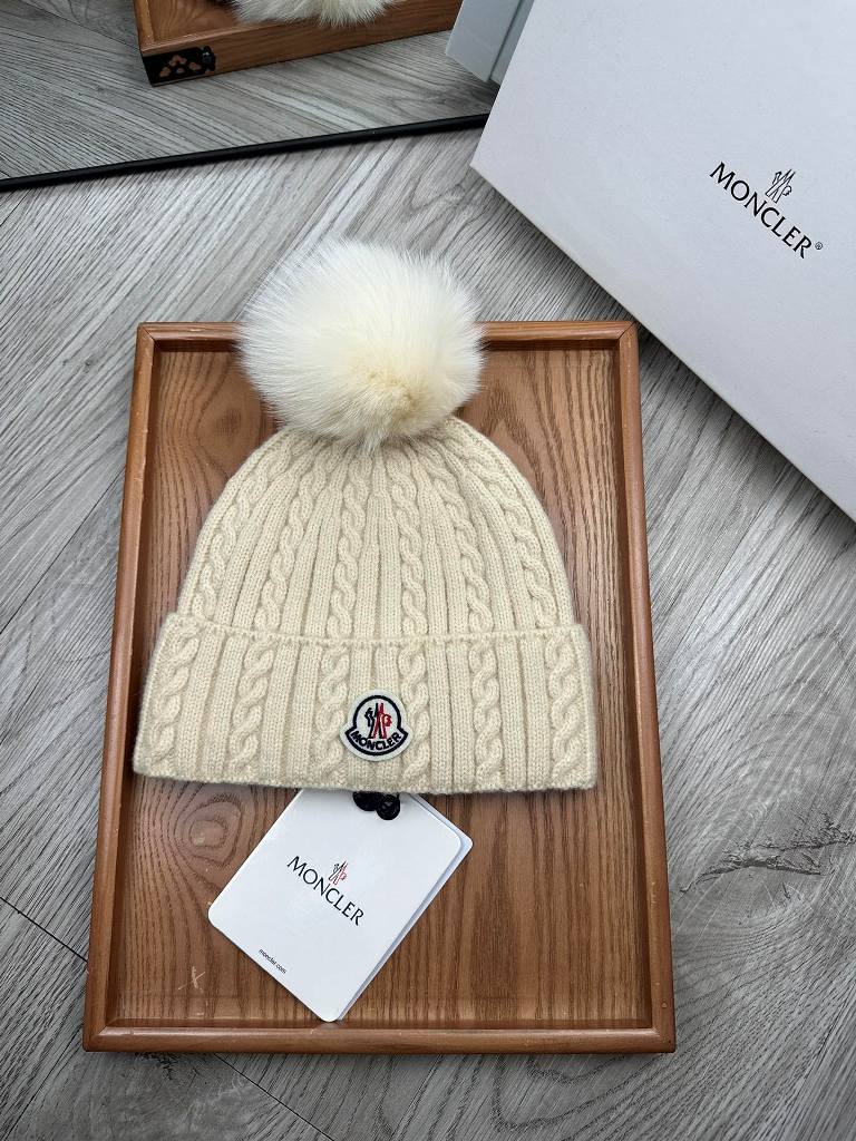 Moncler Beanies-126