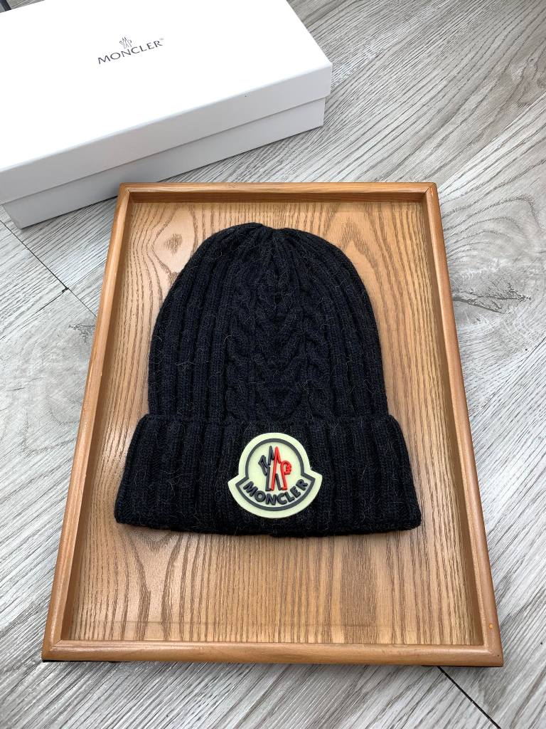 Moncler Beanies-120