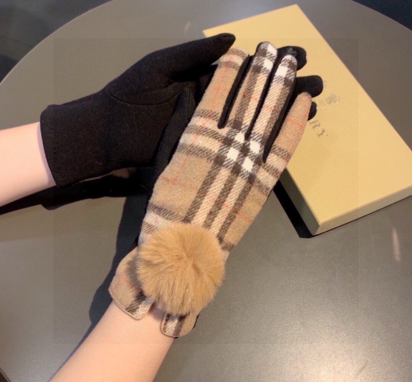 Burberry Gloves(AAA)-026