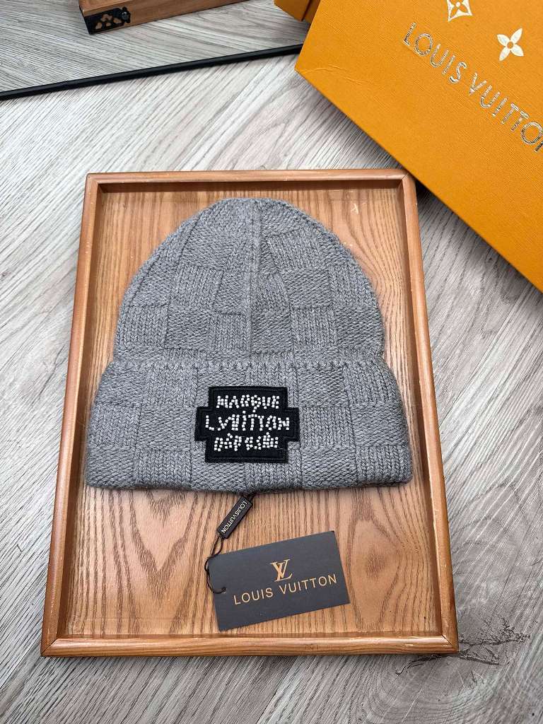 LV Beanies-003
