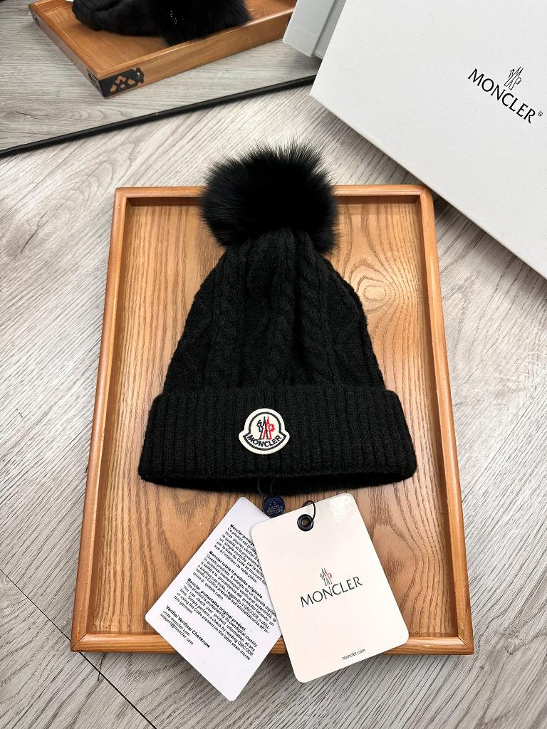 Moncler Beanies-116