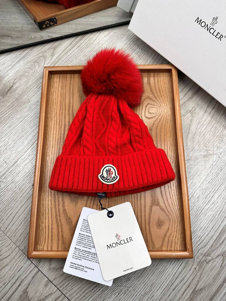 Moncler Beanies-115