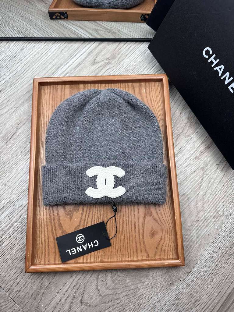 Chanel Beanies-081