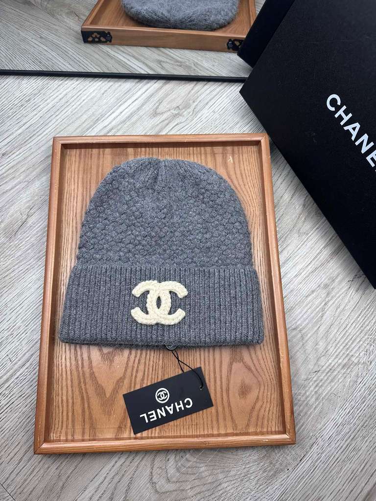 Chanel Beanies-054