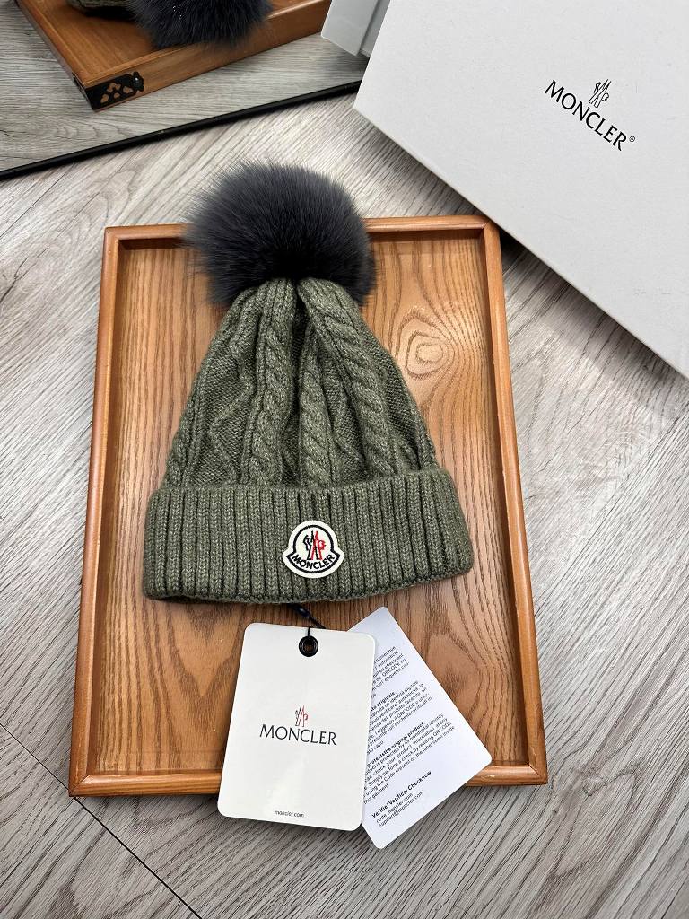 Moncler Beanies-109