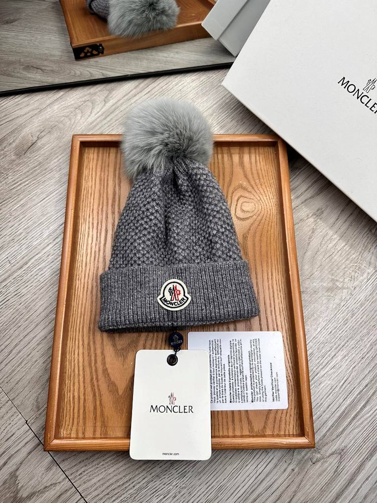 Moncler Beanies-107